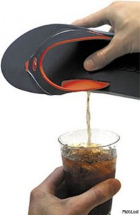 Посетительницы скачек рассказывают, как пронести алкоголь мимо охраны