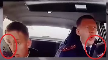 оба пристегнутые, для особо невнимательных обвел кружком