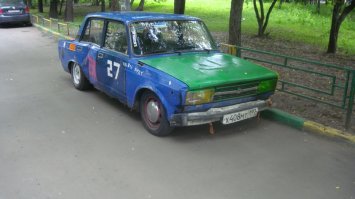 Хочешь сказать что это круто?что от этого девки сут кипятком и  патлами трясут?
Это называется отсутствие серого вещества у владельца....
Видел много раз когда малолетки вот на таких ведрах гоняли по городу, вытворяя на дороге черте что, и машины были далеко не в хорошем состоянии.