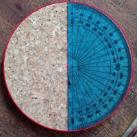 В том то и дело, что на фото практически идеальный круг. :)
А транспортир - китайский ширпотреб. :)