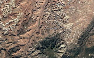 Нет там рядом садиков.