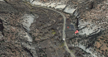 Нет там рядом садиков.