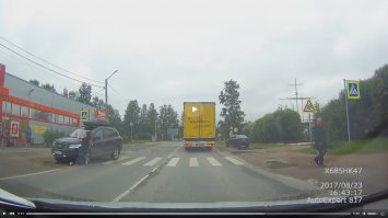 с ка, водила без мозгов.
тормозил бы ты мудень в своей полосе и глядишь всё бы обошлось и твоё превышение скорости и слепота и тормознутось.
Сбил получается уже практически на обочине.