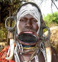 Ты об этих что-ли? Извини за импортное фото, но наши мартышки подражают то именно им.