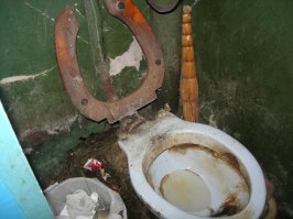 видимо дизайнер один