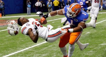 Я так понимаю, речь идет об американском футболе, типа такого: