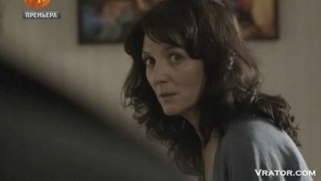 А че с Отбросов так мало взяли?
И так, приступим.
1 Натали Эммануэль - Миссандея. Та, которую Руди в анал отпехал. 
2 Мишель Фэйрли - Леди Старк. Мать Нэйтана.
3 Элли Кендрик - Мира (Деваха, что с Браном на северах носилась). По ней сох Руди  2, что-то там мутила с электричеством. Они еще группу создали, впоследствии слетела с катушек и была выпилена.
То, что смог вспомнить.