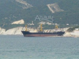 Это турецкий Ziya Kos. Я в Кабардинке отдыхаю каждый год с 2007. За 10 лет турки (или не они))) наполовину его разобрали.