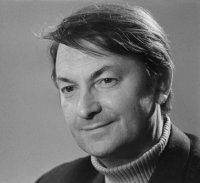 "Актеры ВСЕГДА в нашей стране получали хорошо, причем получили в большей степени ЗП черным налом"
------------------
Может это будет слишком грубо, но не надо 3,14здеть,если не знаешь

Георгий Вицин



 Вицин до последнего играл в театре, а свою богатую квартиру отдал любимой дочери. Перебрался в хрущовку, где стал избегать публичной жизни и даже общения с соседями.

В немногочисленном кругу его знакомых вспоминают, что Георгий Михайлович отличался особой добротой. Кормил птиц, подбирал и выхаживал дворовых собак, хотя сам жил на скромную пенсию и гонорары за редкие выступления. Помощь от поклонников не принимал, ссылаясь на то, что люди отдают ему последнее. Демонстративно не взял даже деньги, присланные в больницу.

Умер после продолжительной болезни на девятом десятке лет. За скромным пенсионерским гробом шли лишь вдова с дочерью и несколько соседок. 

Семен Фарада



Любимый характерный актер Семен Фарада за несколько лет до смерти выпал из театральной и киношной жизни. Его здоровье не позволяло работать с полной отдачей.

Семен Фарада прошел лечение в десяти больницах. В одной из них ему сделали операцию   установили искусственный клапан в сердце. Перенес он ее отлично, даже хвастался тем, что может играть в футбол. Но спустя некоторое время до актера дошло известие о смерти Григория Горина.

Печальные новости вызвали сильнейшее потрясение, которое спровоцировало инсульт. У актера нарушилась речь, стало тяжело ходить. Прошло чуть больше года, и Семен Львович снова попадает в операционную   на этот раз звездный актер сломал шейку бедра. Три операции только усугубили состояние сердечно-сосудистой системы Фарады. У него диагностируют второй инсульт.

Все эти годы актер, не имеющий возможность сниматься, жил в настоящей нищете. Деньги на дорогое лечение не выделялись, семья актера все это время выкручивалась сама. Во многом из-за недостатка средств на дорогие лекарства, знаменитый артист скончался от сердечной недостаточности на 76 году жизни. 

Сергей Филиппов



 Актер ненавидел свою славу, поскольку его часто узнавали отождествляли с глупыми и неуклюжими персонажами, докучали на улице, без зазрения совести могли остановить, лезли с объятиями, считали  своим  человеком. Злясь на беспардонную народную любовь, Филиппов стал настоящим затворником.

В 1965 году у актера обнаружили рак головного мозга. Умирал он тяжело и одиноко. Друзья Сергея Николаевича писали в своих воспоминаниях, что Филиппов буквально голодал, а вот его сын, который почему-то не заботился об отце со страшным заболеванием, настаивает, что папа был счастлив, занимался коллекционированием бронзовых фигурок, мебели из красного дерева и антиквариата.

Тем временем факт остается фактом: две недели тело знаменитого актера пролежало в пустой квартире. Денег на похороны любимец публики не скопил, Ленком отказался хоронить его за свой счет. Александр Демьяненко, узнав о беде, что называется  с шапкой по миру  нашел считанные копейки, которых хватило, чтобы проводить героя главных советских фильмов в последний путь. Сын на похороны не успел. 

Тамара Носова



 Она всю жизнь скрывала свое происхождение потому, что стеснялась признаться, что собственный отец бросил ее с братьями в детском доме   после смерти мамы. Тамару Макаровну воспитывала приемная семья, которой актриса была очень предана. Родной отец явился, только когда Тома стала известной. Узнал ее в кино, предложил общаться, но друзьями они не стали: Тамара была против.

До старости она будет держаться за свою приемную маму, а после ее смерти замкнется в себе и станет вести затворнический образ жизни. Детей Носова не нажила, старость встретила с нищенской пенсией, которой не хватало даже на квартплату. Под конец жизни была вынуждена питаться в столовых для бездомных.