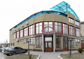 Это так. :) Открываете файл в графическом редакторе и... Ануш превращается в анус. :) Вот оригинал (кафе "Ануш" в Запорожье).