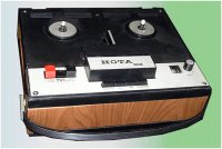 Автор, та Нота, что у тебя в подборке, это вроде бы последняя катушечная модель из этой серии.
А у нас была сначала вот такая:

А потом вот на такую поменяли:

И последняя, прослужившая уже до 90-х: