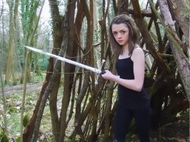 Ария Старт (ну блин я ж не виноват что она в юности и играла)