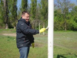 А это мэр Днепропетровска на субботнике. Все политики одинаковы.