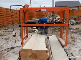 для любителей самодельных пилорам :
ДЕЛАЙТЕ НА ДИСКАХ ,А НЕ НА ЦЕПЯХ.
в разы точней пилит и отхода меньше !