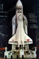 автор видать в СССР и не жил никогда, так лажануца с фотой американского шаттла ))))

школота - вот единственный запуск Бурана



вот запуск Шатла