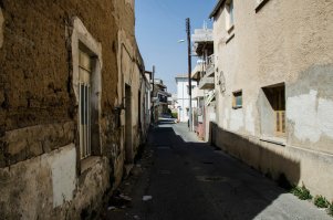 Не считая полуразрушенных стен в типа граффити