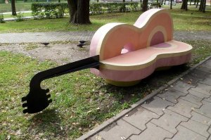 Самые креативные и необычные скамейки