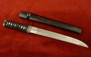 умнее всех поступили японцы. У них только одна вещь на случай третьей мировой припасена..