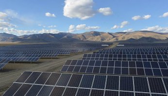 КРУПНЕЙШАЯ В РОССИИ СОЛНЕЧНАЯ ЭЛЕКТРОСТАНЦИЯ НА АЛТАЕ.
Кош-Агачская солнечная электростанция (Республика Алтай).