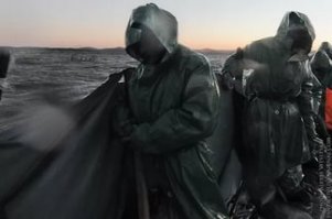 Когда будете читать про жертвы наводнения в США, вспомните этих ребят. На тот момент многих распирало от "ярости" что власти были не готовы к наводнению. Но ни кому не пришло в голову что вот эти ребята были готовы. Были готовы своей жизнью рискнуть ради других.