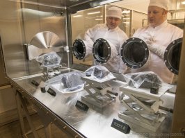 Ага, и Земля плоская. Галоперидольчик не пробовали?

Вот он, хранится в центре им. Джонсона, все 380 кг: