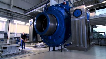 Кроме коробок передач для автомобилей, ZF выпускает ещё КП для ветрогенераторов.