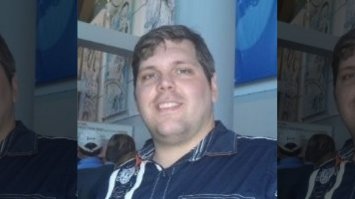 Там уже и местный дебил отметился...
"Профессор социологии из Университета Тампы извинился за свой воскресный твит, где полагал, что техасцы заслужили ураган Харви из-за их поддержки президента Трампа на выборах в 2016 году.

 Я не верю в мгновенную Карму, но это похоже на Техас , - писал Кен Стори в оригинальном твите, согласно campusreform.  Надеюсь, это поможет им понять, что Республиканская партия не заботится о них .