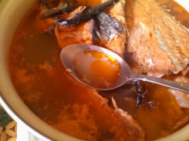 Ну народ, ну вы чего(((. Уха - только из рыбы. Все остальное рыбный суп. Это не плохо, да и вкусы у всех разные. Просто подмены понятий не делайте... Моя уха из головы и хребтинки семги, всем бобра.