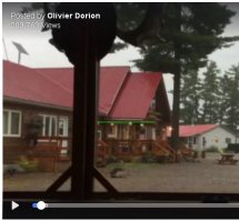 > "По словам Оливье Дориона (автора видео), дерево чуть не проломило крышу, но обошлось"
--
это вот называется - "обошлось" ?!