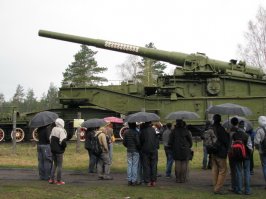 Кто финны? Не смешите меня. Вот эти пушки не пустили ни финнов, ни немцев.