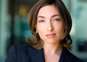 А с ней как...пошалить?