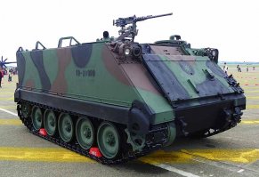 Однажды советская разведка сообщила что американцы разрабатывают алюминиевый бронетранспортёр. Наши посидели покумекали и сообразили что американцы придумали как делать алюминиевые броневые сплавы. Срочна организовали лабораторию (а потом и институт) где принялись срочно догонять американскую промышленность. 
Через какое то время советская разведка смогла получить данные о сплаве для американского бронетранспортёра. Это оказался обыкновенный авиационный дюралюминий. Вся защита бронетранспортёра была в виде пятисантиметровой дюралевой плиты на лобовой детали бронетранспортёра. 
Вот так у Советского Союза оказались алюминиевые броневые сплавы, а у американцев их не было.