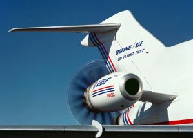 Странно, а люди для чего-то изобрели многолопастной винто-вентилятор...