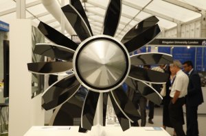 Странно, а люди для чего-то изобрели многолопастной винто-вентилятор...