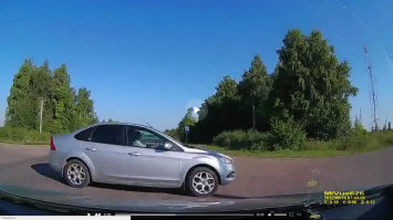 а куда дядя смотрит?