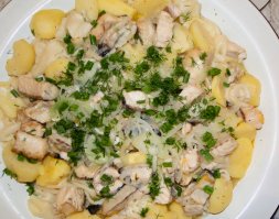 Кстати, казахский бешбармак из осетра, просто фантастика!)