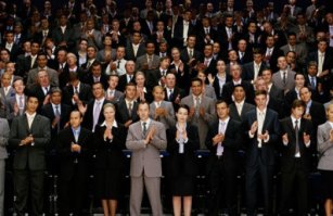 Жителей в Челябинской области приставы выселили в новую квартиру