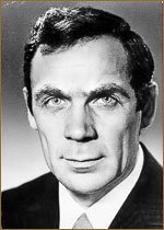 Родился 6 февраля 1926 года в Кременчуге. Мальчик рос без отца, а в 1941 году, когда в город вошли немцы, остался и без матери. Обманув комиссию и прибавив себе возраст, Владимир Заманский мальчишкой-добровольцем ушёл на фронт. Он участвовал в Великой Отечественной войне в 1944 1945 годах. В июне 1944 года радистом 1223-го самоходно-артиллерийского полка, входившего в 5-ю гвардейскую танковую армию, Заманский участвовал в наступлении 3-го Белорусского фронта под Оршей. Полк воевал на ленд-лизовских самоходках М10. В ходе боёв машина Заманского была подбита и загорелась. Несмотря на тяжёлое ранение в голову, Заманский спас из горящей самоходки раненного командира. 2 февраля 1945 года самоходка Заманского уничтожила в бою 50 немецких солдат, подбила вражеский танк Т-IV, две повозки с боеприпасами, после чего экипаж машины захватил и удерживал важный перекрёсток дорог. В составе этого полка с небольшим перерывом по ранению прослужил до конца войны. После войны в составе Северной группы войск продолжил службу в рядах Советской Армии.

Награждён медалью  За отвагу  и орденом Отечественной войны II степени[1].

В 1950 году за участие в избиении командира взвода Заманский был осуждён Военным трибуналом на девять лет лагерей по статье 193-Б УК РСФСР (в редакции 1926 года)[2] В числе других заключённых работал на стройках Харькова, строил Московский университет. За высотные, опасные для жизни работы срок был сокращён. Был освобождён в 1954 г.[2].

Игорь Кваша, из интервью:

 Говорят, что лагерь человека ломает, развращает, делает хуже. А сидел Заманский с настоящими уголовниками. Но Владика после всех его бед и в студии МХАТ, и в  Современнике  звали не иначе как гуманистом. Он был и остался замечательным и нравственным человеком .