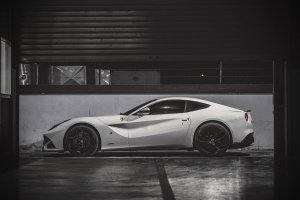 Возьмем Amg Gt+Ferrari f12 Berlinneta= TVR Griffith Браво)