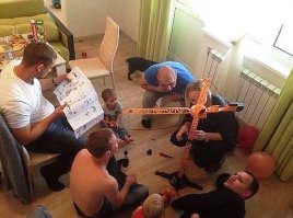 На самом деле, родители - это такие же дети, только постарше