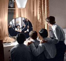 А ещё мне эта очень нравится!Битлы из 1963-ого смотрят на Битлов 1969-ого.Всего шесть лет - и они полностью изменят всё и обессмертят себя на века!