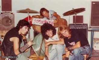 Пользуясь случаем выложу винтажное фото ВИА Sepultura образца 1985 года