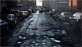 ДОроги в мегаполисах отличаются широкими тротуарами, везде оперативно убираются, строят по специльной технологии. Везде ливневки. 

Нью-йорк, один из самых крупных мегаполисов.