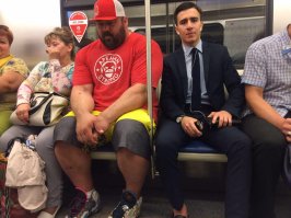 я его видел в метро, сфоткал просто как человек-мясо, а оказалось, что это Маланичев Андрей Владимирович