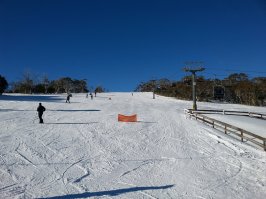 "К тому же зимой Австралия свободна от туристов"

Ага, на юго-западе, наверное их действительно нет зимой.

Вот фотки этой зимы в Австралии: