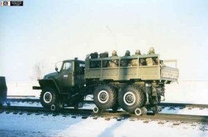 Вопрос знатокам: в какую сторону едет машина?