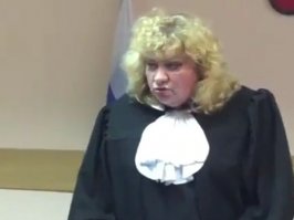 За что легендарную судью уголовники прозвали Зинка-вышка