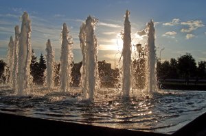 Пожалуйста))) Мало того,что без фотошопа,так еще на мыльницу сделана.