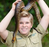 На некоторых фото далеко не безобидные представители фауны.
Аккуратнее надо быть, тем более в 13 лет.