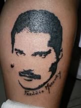 Эти татуировки с лицами звезд настолько кошмарны, что их герои закричали бы от ужаса!